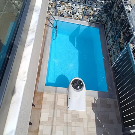 Magnolia With Pool شقة نيكيتي